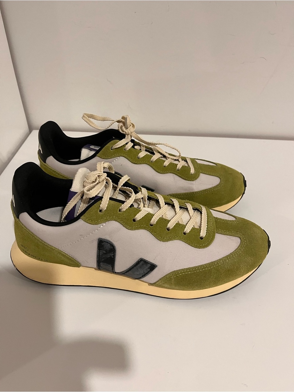Veja Rio Branco II Green & White Sneakers